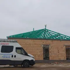 Ile kosztuje remont dachu 100m2? Poznaj ukryte wydatki i oszczędności