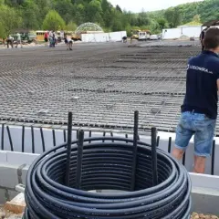 Ile kosztuje budowa lodowiska? Kluczowe czynniki wpływające na ceny.
