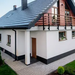 Elewacja bez cokołu: Jak wykonać bez błędów? Poradnik