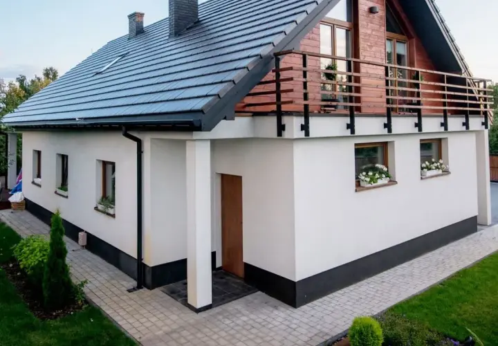 Elewacja bez cokołu: Jak wykonać bez błędów? Poradnik