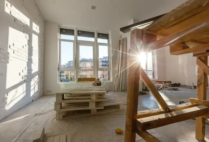 Ile kosztuje rozbudowa domu w bok? Poznaj ukryte wydatki i czynniki