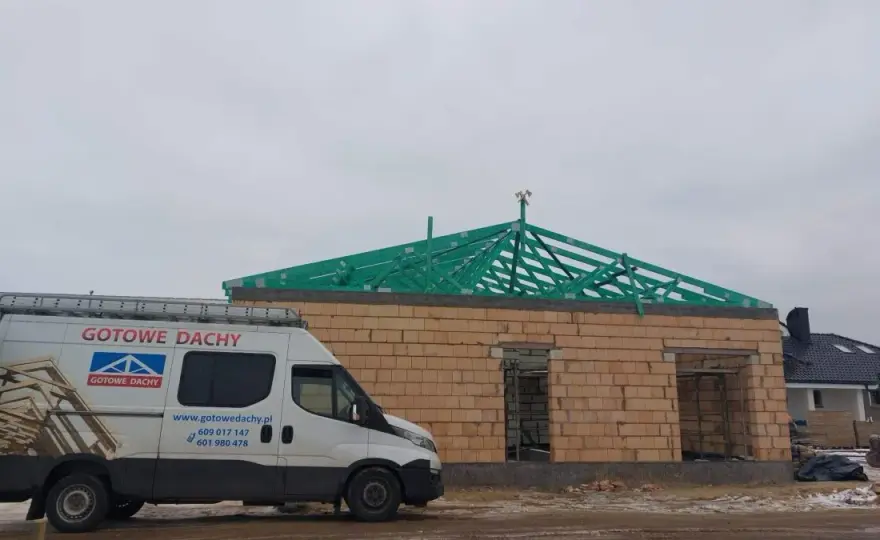 Ile kosztuje remont dachu 100m2? Poznaj ukryte wydatki i oszczędności
