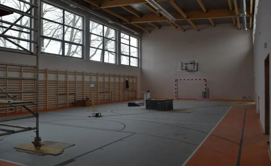 Ile kosztuje hala sportowa? Kalkulacja i koszty budowy w Polsce