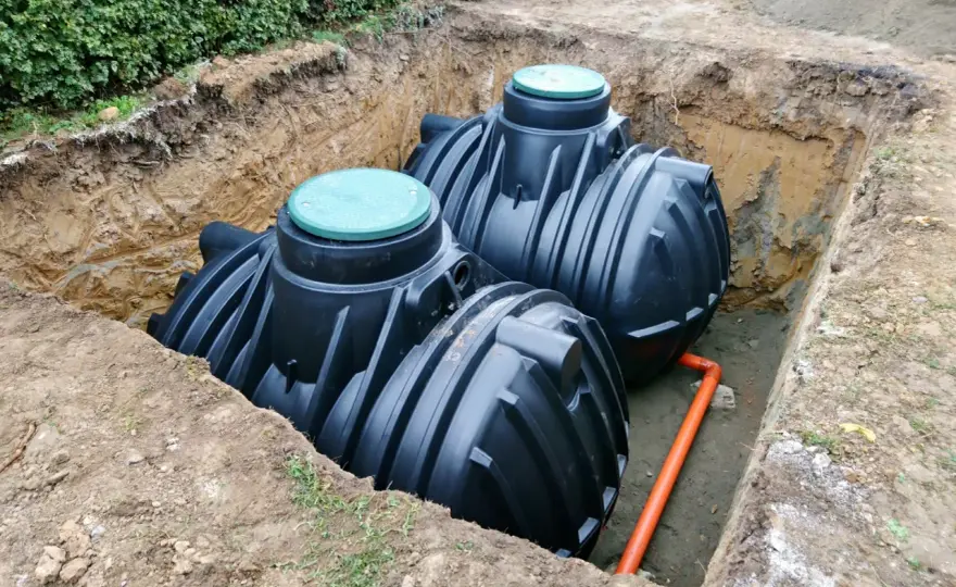 Ile kosztuje montaż szamba plastikowego? Sprawdź kosztorys