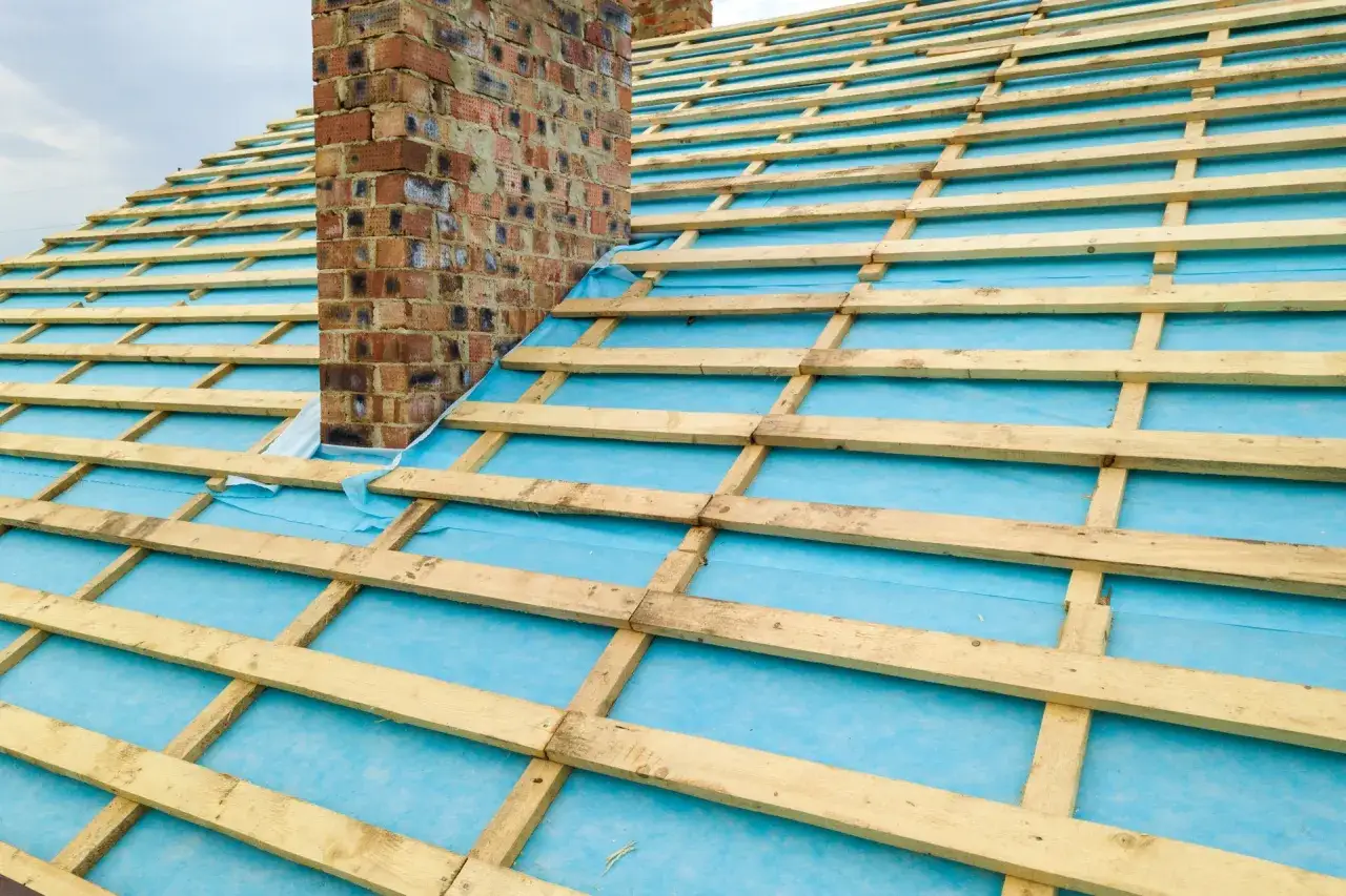 Zdjęcie Jak położyć dachówkę krok po kroku i uniknąć najczęstszych błędów